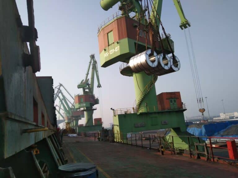 stainless steel coil delivering by crane